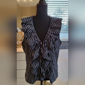 ✨Lauren Jeans Company by Ralph Lauren Ruffled Top✨